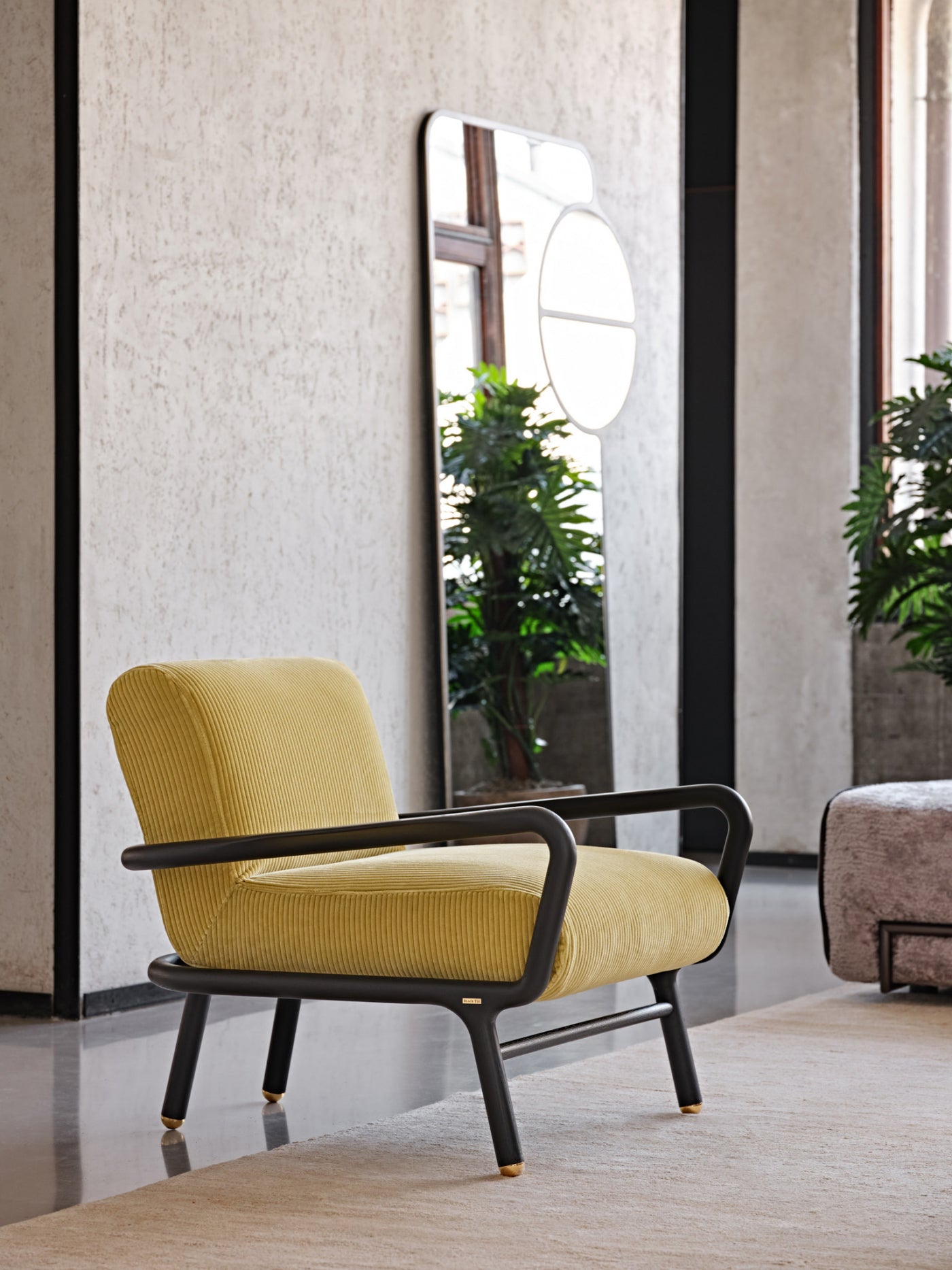 Armchair BLACK TIE, Giro
