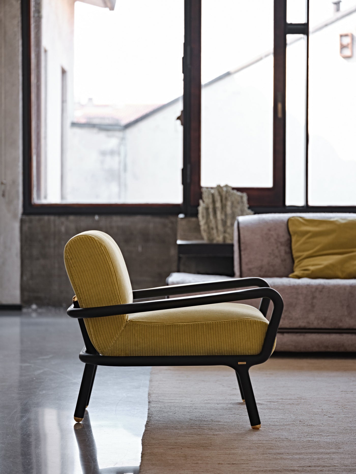 Armchair BLACK TIE, Giro