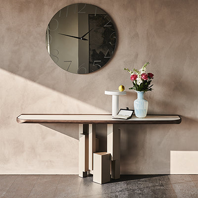 Mirror CATTELAN, Moment